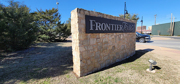 EXISTING MONUMENT SIGN-1