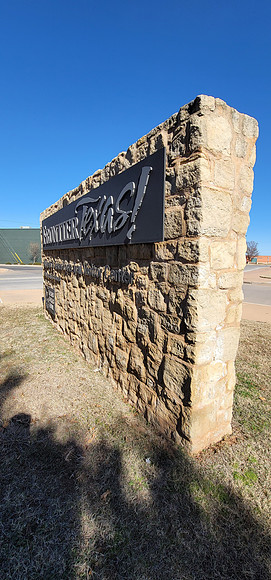 EXISTING MONUMENT SIGN-3